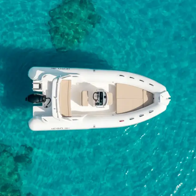 Servizio di affitto gommone Palermo, anche senza patente nautica: dai modelli dinamici di 6 metri a quelli più spaziosi di 10 metri.